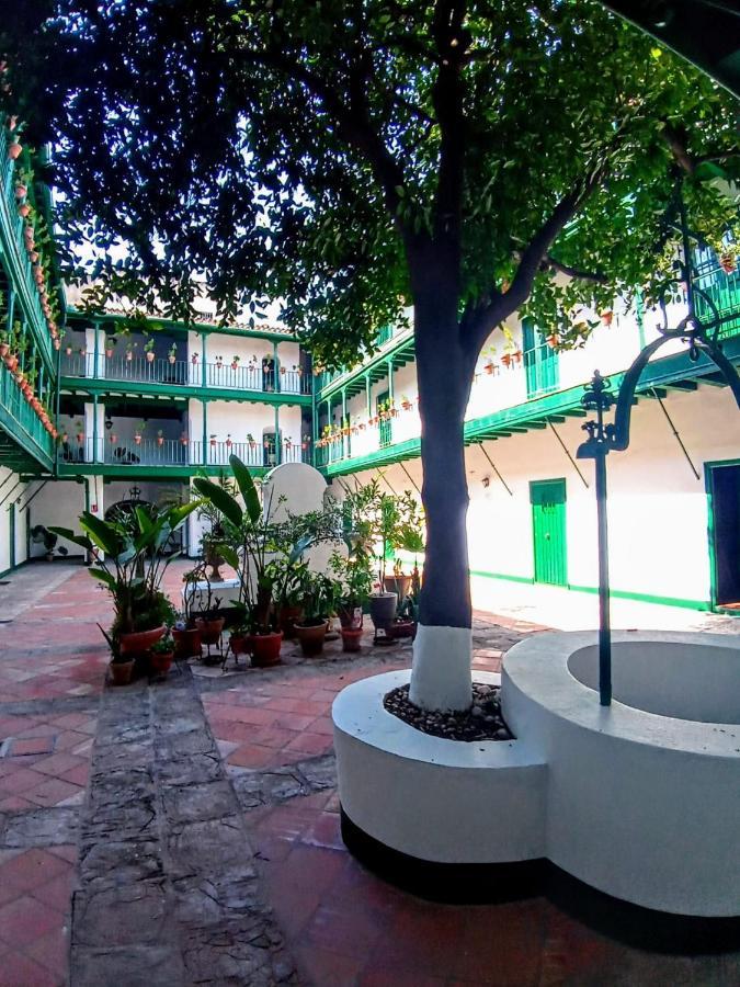 La Puerta Verde De Las Setas De Sevilla Εξωτερικό φωτογραφία